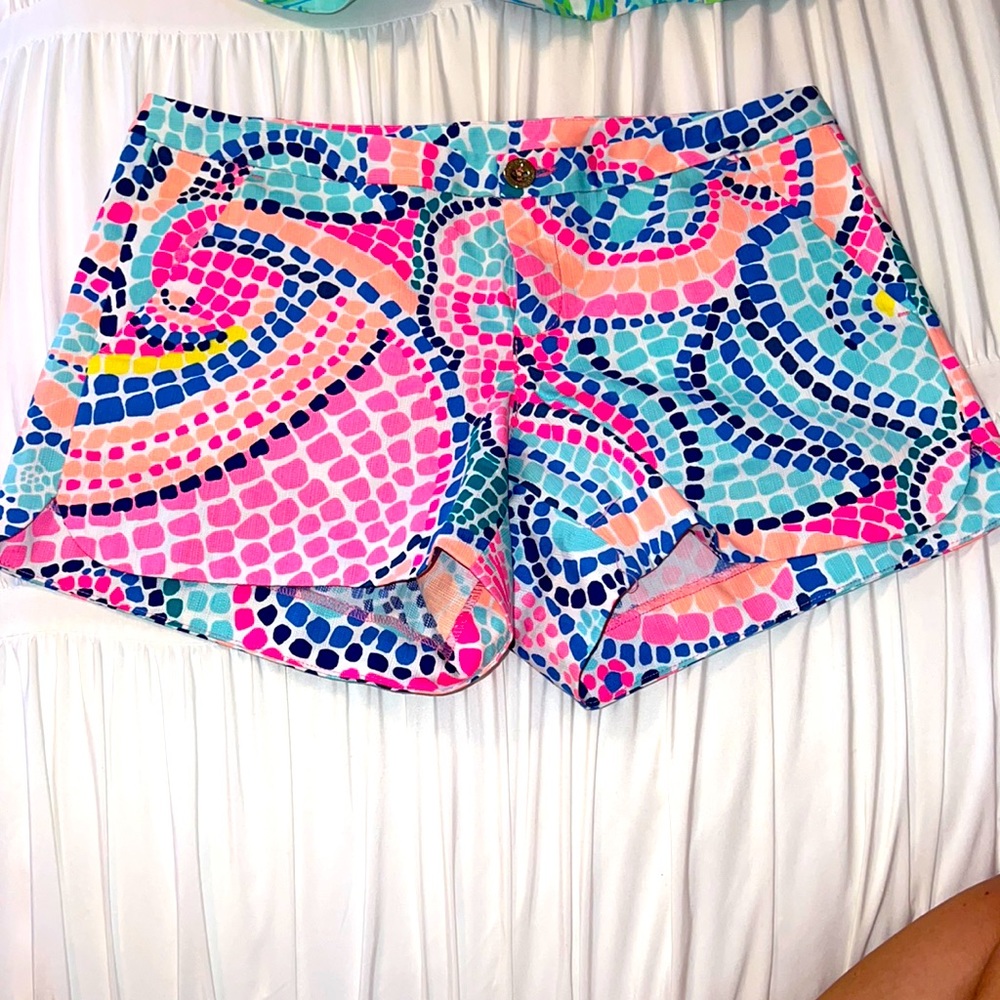Lily Pulitzer shorts size 2🤍